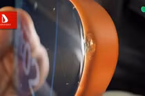 iPhone 17 Pro trầy xước, móp méo vì vỏ nhôm khiến người dùng khóc thét