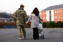 Anh báo động vấn nạn quân nhân rời ngũ viện 'lý do gia đình'