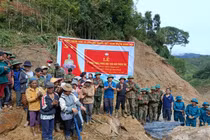Hơn 2.000 người dân xã Ngọc Linh chung tay khắc phục sạt lở
