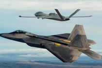 Phi công Mỹ lần đầu điều khiển UAV phối hợp tác chiến cùng F-22