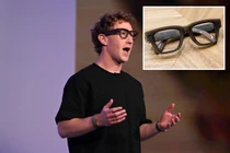 Ray-Ban 'đơ cứng' buổi ra mắt khiến Zuckerberg muối mặt, đổ lỗi cho Wifi
