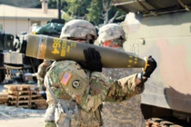 Mỹ vung tiền sản xuất hàng vạn quả đạn chùm