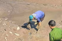 Phát hiện bộ xương người dưới lớp bùn góc ao cá ở Hải Phòng