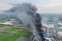 Cháy lớn tại xưởng tái chế ở Hưng Yên, nghi có nhiều thương vong