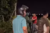 Rủ bé gái 13 tuổi đi chơi, bị nghi bắt cóc trẻ em