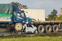 Tai nạn liên hoàn trên QL5 qua Hải Phòng khiến 2 người tử vong