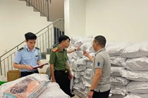 Triệt phá cơ sở sản xuất thức ăn cho mèo giả Catsrang