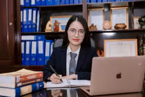 Tài khoản ngân hàng phải dùng tên thật – có minh bạch trách nhiệm?