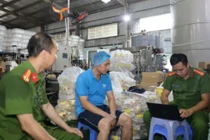 Dầu ăn OFood gia súc cho người… lộ “sự bát nháo” quản lý thị trường?