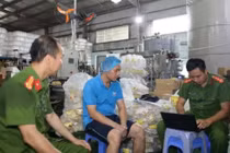 Dầu ăn OFood gia súc cho người… lộ “sự bát nháo” quản lý thị trường?