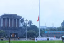 Lễ treo cờ rủ Quốc tang nguyên Chủ tịch nước Trần Đức Lương