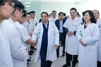 Thủ tướng chúc Tết, kiểm tra công tác y tế tại Hà Nội