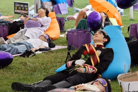 Hàn Quốc tổ chức thi ngủ trưa tập thể ven sông vào đầu tháng 5 