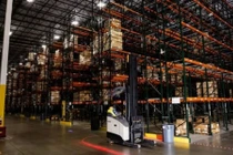 Amazon đưa 1 triệu robot phân loại hàng hóa vào hoạt động