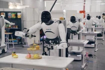 Nhà máy Trung Quốc biến robot hình người thành hiện thực