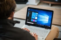 Microsoft bị chỉ trích vì dừng hỗ trợ Windows 10 