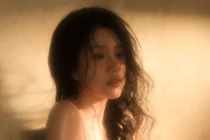 Nữ streamer tung bộ ảnh "đầm thức" táo bạo khiến fan ngỡ ngàng