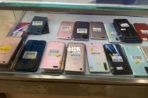 Hàng loạt tiệm sửa điện thoại ở Trung Quốc đóng cửa bất ngờ