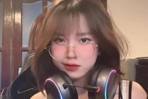 Hot girl phòng net gây bão mạng với nhan sắc mê hoặc