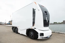 Xe tải tự hành nặng 37 tấn vận hành tại cảng Antwerp