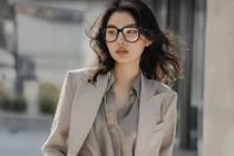 Lenovo ra mắt kính AI siêu nhẹ, dịch trực tiếp, giá chỉ hơn 14 triệu 