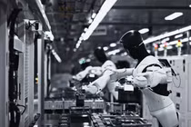 Robot thay người, nhà máy Trung Quốc đạt chuẩn 100%