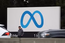Meta phản bác cáo buộc dùng phim người lớn huấn luyện AI