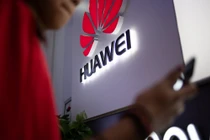 Bị Huawei sa thải, kỹ sư từng được khen phải đi quét rác