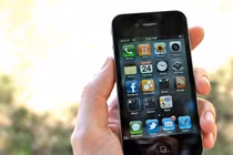 iPhone 4 hồi sinh, Gen Z săn lùng chụp ảnh hoài cổ