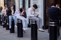 Bên trong trại cai nghiện công nghệ gây sốc