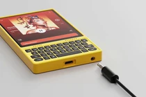 Điện thoại vuông Ikko MindOne khiến BlackBerry sống lại 