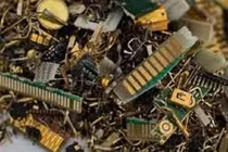 Laptop cũ chứa bao nhiêu vàng?