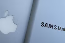 Sau hơn một thập kỷ, Apple đã vượt Samsung để giành ngôi vương smartphone toàn cầu.