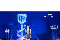 “Nữ thần” LPL October diện váy siêu ngắn, khoe chân dài cực phẩm