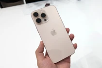 iPhone phồng pin khi bay khiến người dùng lo ngại an toàn