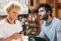 6 lý do tai nghe đeo cổ trở lại năm 2025