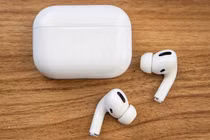 Bí mật lỗ nhỏ trên tai nghe iPhone, 90% người dùng nhầm