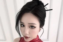Streamer phú bà đình đám làng game đốn tim triệu ánh nhìn