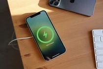 Sạc iPhone dừng ở 80% hóa ra vô ích