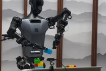 Robot Trung Quốc tự bắt tay vệ tinh, Skynet thành hiện thực?