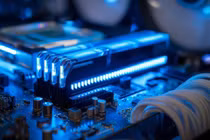 Jeff Bezos cảnh báo AI sẽ “khai tử” máy tính cá nhân