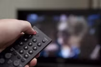 TV giá rẻ có thể dùng bền bỉ bao lâu? 