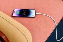 Apple cảnh báo thói quen sạc iPhone dễ gây nguy hiểm