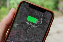 Cựu nhân viên Apple tiết lộ sai lầm sạc iPhone khiến pin nhanh chai