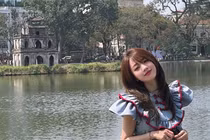 Hot girl Hà Kim "thoát Tết" hóa sinh viên gây sốt