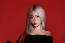 Misthy diện áo khoét sâu, fan “đổ rạp” vì quá quyến rũ