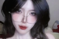 Fan girl Peyz “nhận vợ” hậu fanmeeting T1 gây sốt