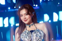 Nữ MC Liên Quân 2025 chiếm trọn spotlight, xả ảnh đẹp "tràn viền" 