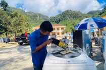 Cách xử lý an toàn khi tivi, tủ lạnh bị ngập nước sau mưa lũ