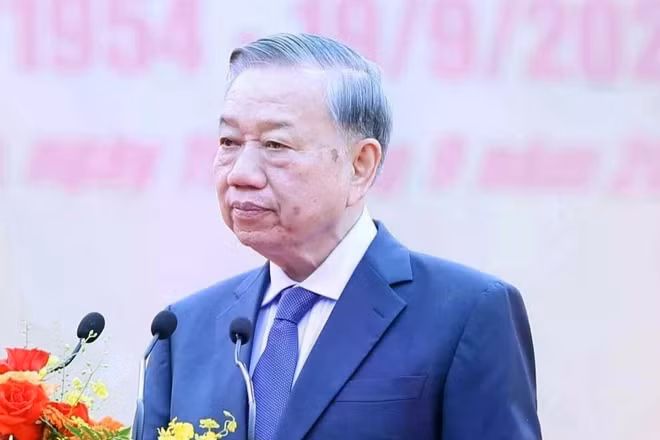 Khánh thành tượng đài 'Bác Hồ với ngày hội non sông' tại Khu di tích Đền Hùng